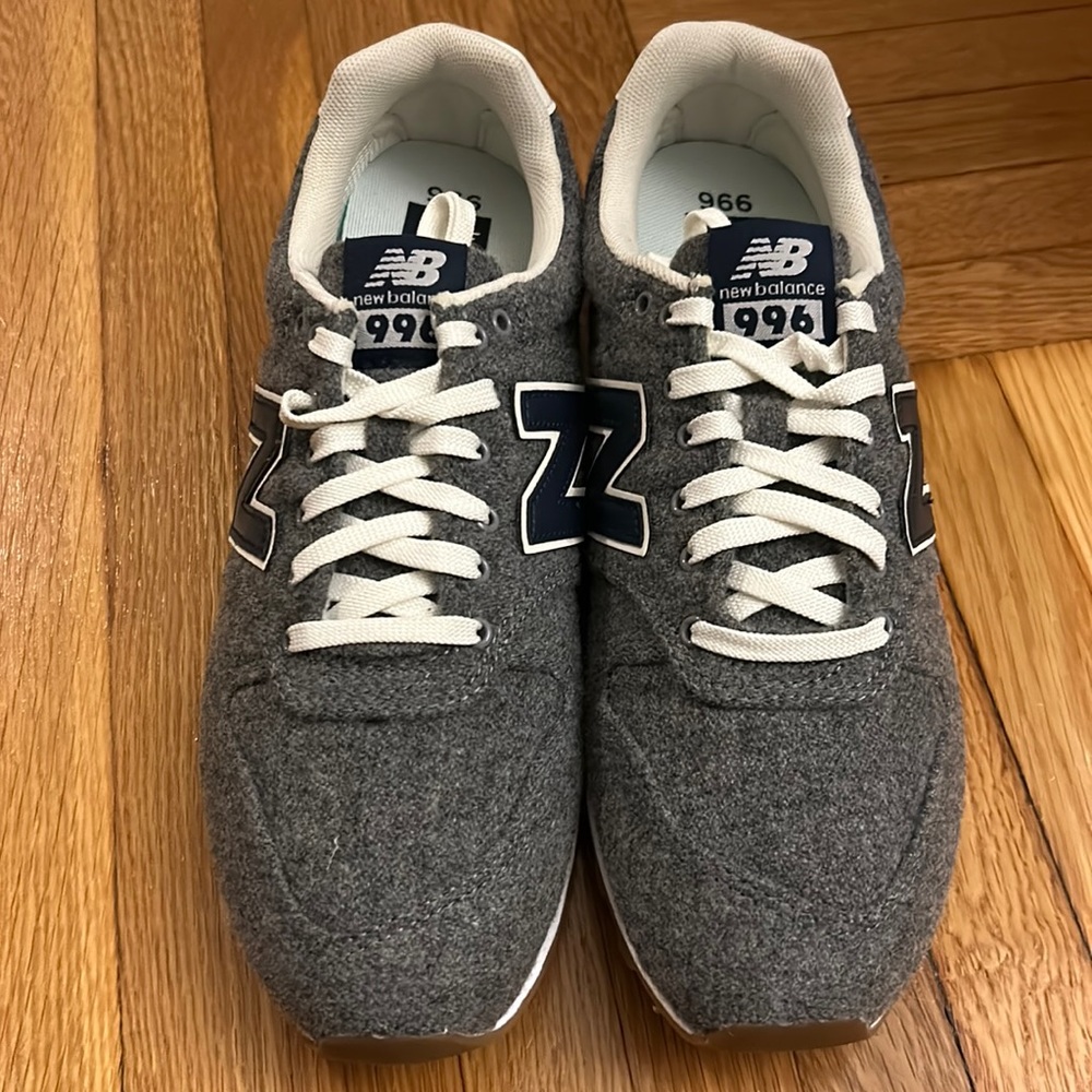 Women’s New Balance sneakers 996